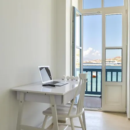 White Memories, Seafront Luxury Mykonos Holiday home *